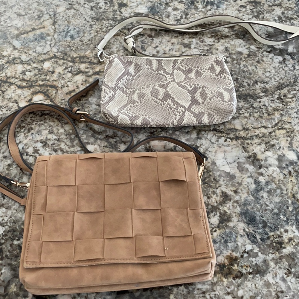 Lot including a Set of Two crossbody purse. Animal & Suede feel nh3